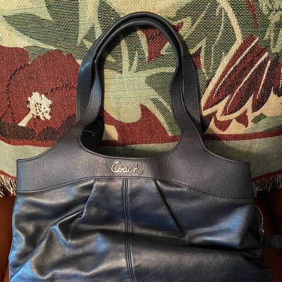 Coach Handbags - Coach bag in great condition